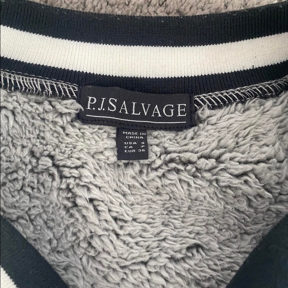 pj salvage fuzzy coat - Picture 3 of 3